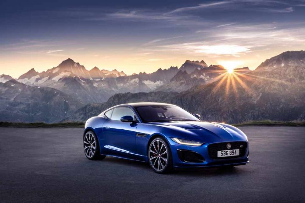 Jaguar представил обновленный F-Type