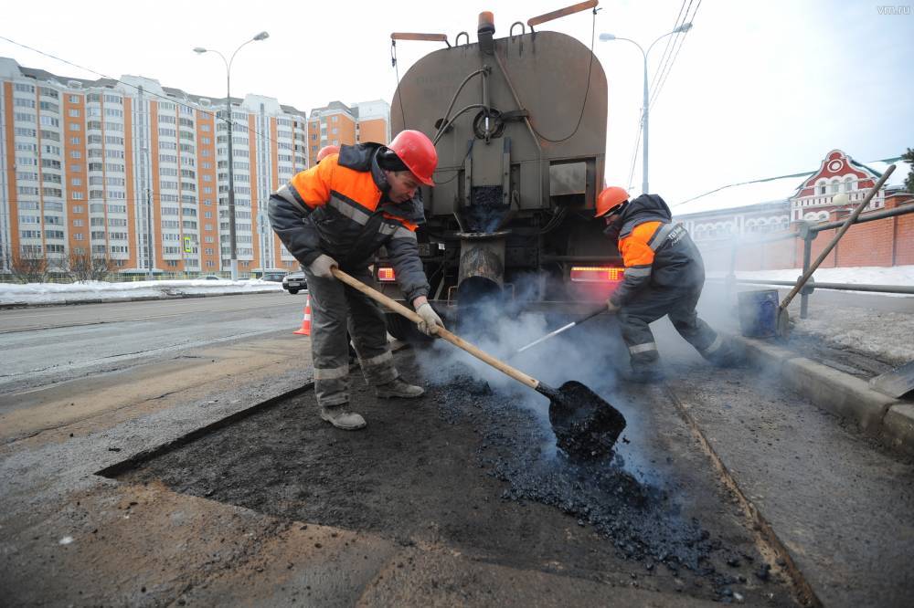 Асфальт в Москве перекладывают за счет подрядчиков