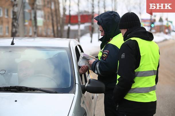 Где в новогодние праздники получить права и зарегистрировать авто в Сыктывкаре