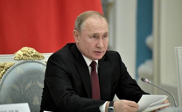 Путин поздравил зарубежных лидеров с наступающим Новым годом