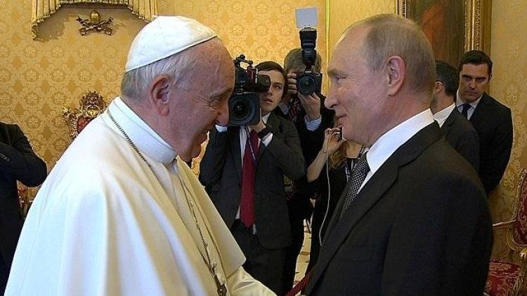 Путин поздравил с Новым годом и Рождеством Папу Римского Франциска