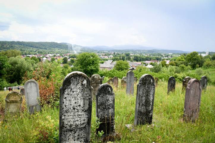 В архивах Австрии найдено редкое фото еврейского кладбища под Ивано-Франковском - Cursorinfo: главные новости Израиля