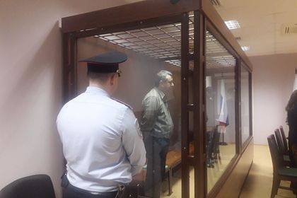 Пожизненно осужденному российскому участковому добавили срок за четыре убийства