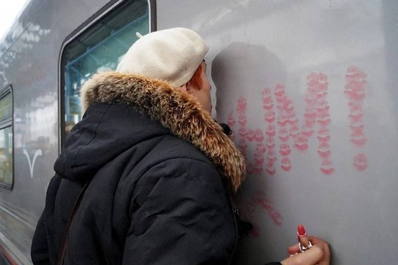 «Проще записать туда все население России»: В Крыму оценили внесение пассажиров поезда «Таврия» в списки «Миротворца»