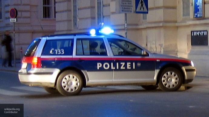 В Германии полицейские застрелили мужчину, напавшего на них с мечом