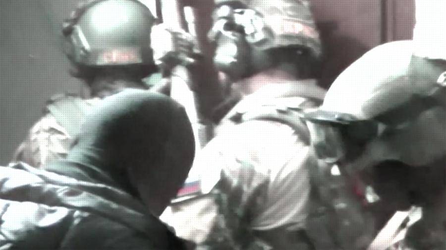 Задержание подозреваемых в подготовке терактов в Петербурге попало на видео