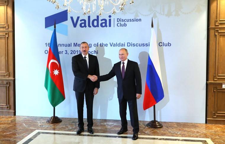 Азербайджан намерен развивать военное сотрудничество с Россией