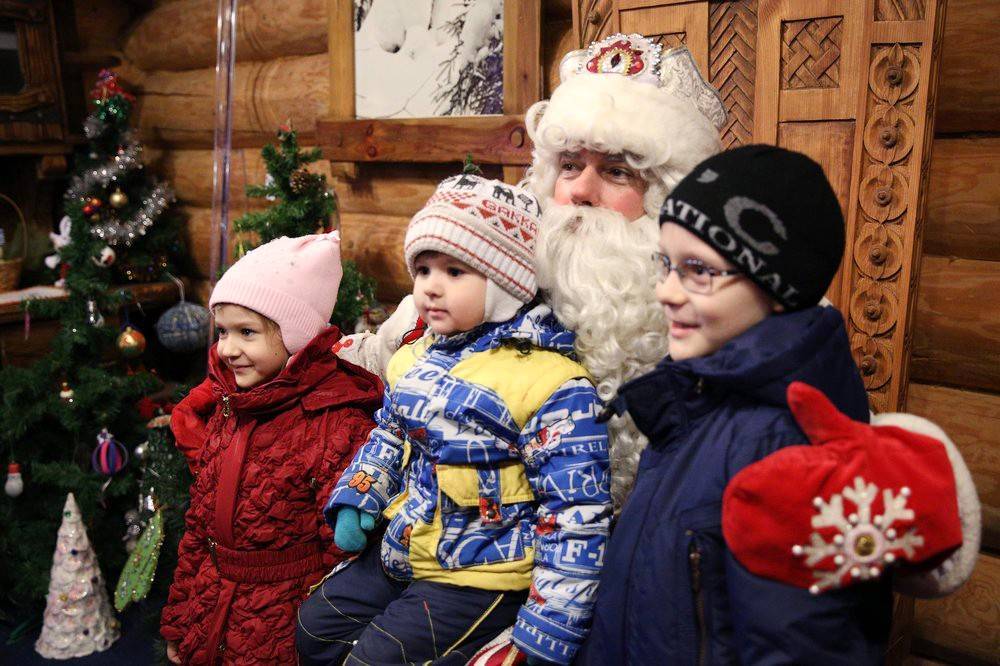 Дед Мороз поздравил москвичей с Новым годом