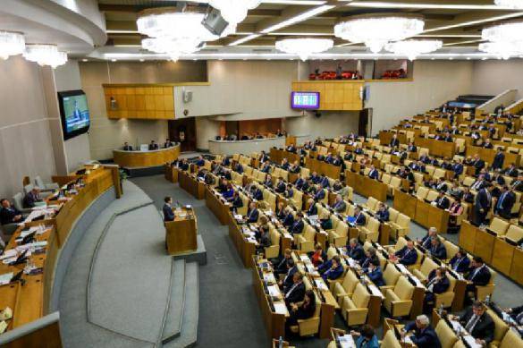 В Госдуме решили приравнять зарплаты депутатов к зарплатам россиян
