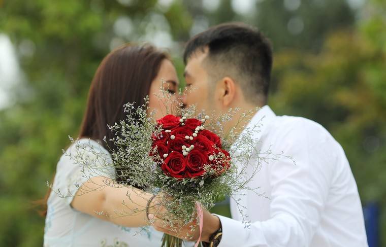 В Китае жених опозорил неверную невесту на свадьбе