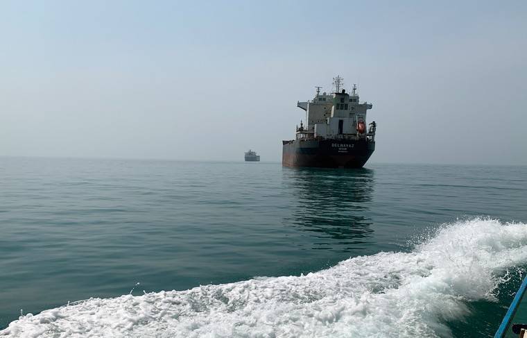 Иран задержал иностранное судно по подозрению в контрабанде нефти
