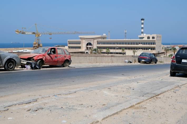 Автобусы с сирийскими боевиками проехались по улицам Триполи