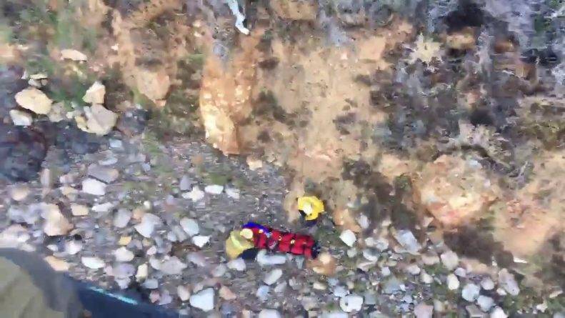 Женщина упала со 100-футовой скалы, потому что отвлеклась на телефон - usa.one - штат Луизиана