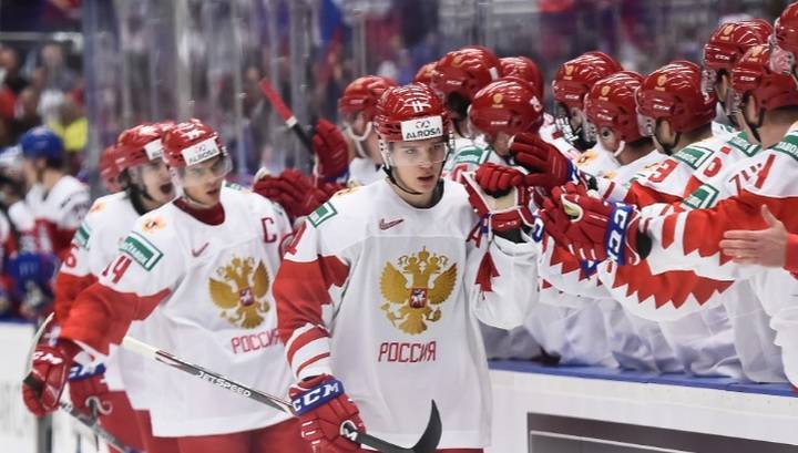 Российские хоккеисты опустились на последнее место в группе молодежного чемпионата мира