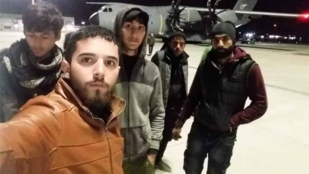 Сирийские террористы сделали фото на память перед отправкой из Турции в Ливию