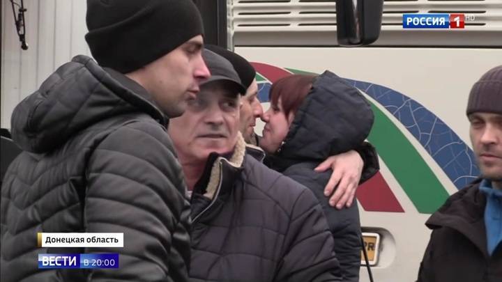 Не сломлены духом: Донбасс встретил освобожденных