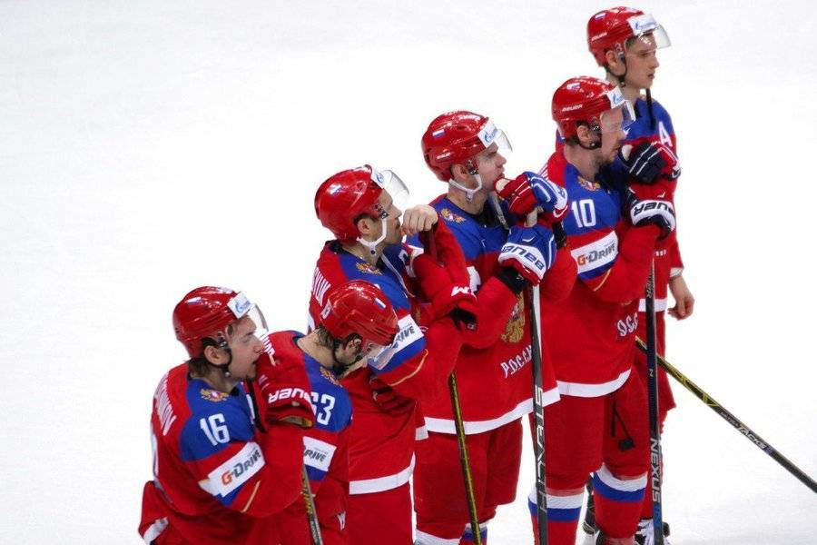 Сборная России опустилась на последнее место в группе МЧМ по хоккею