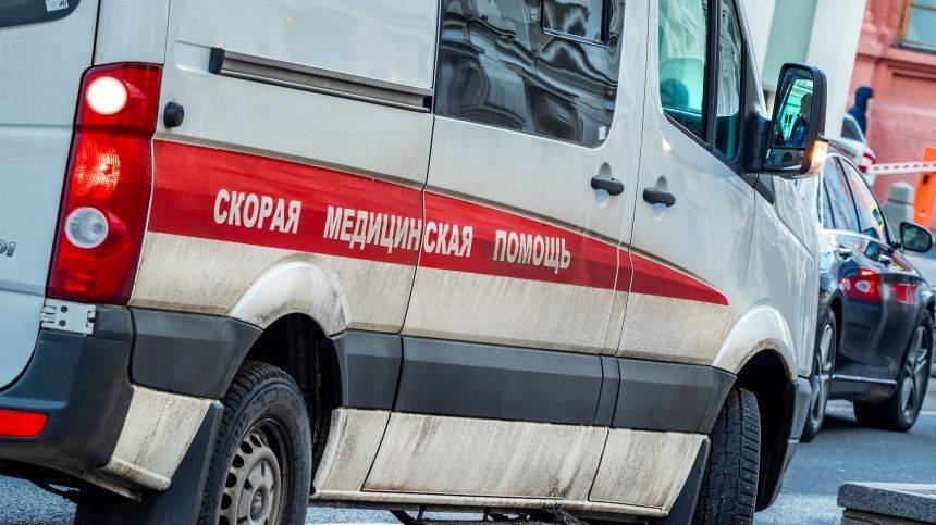 Грузовик протаранил трамвай в Москве — момент ДТП