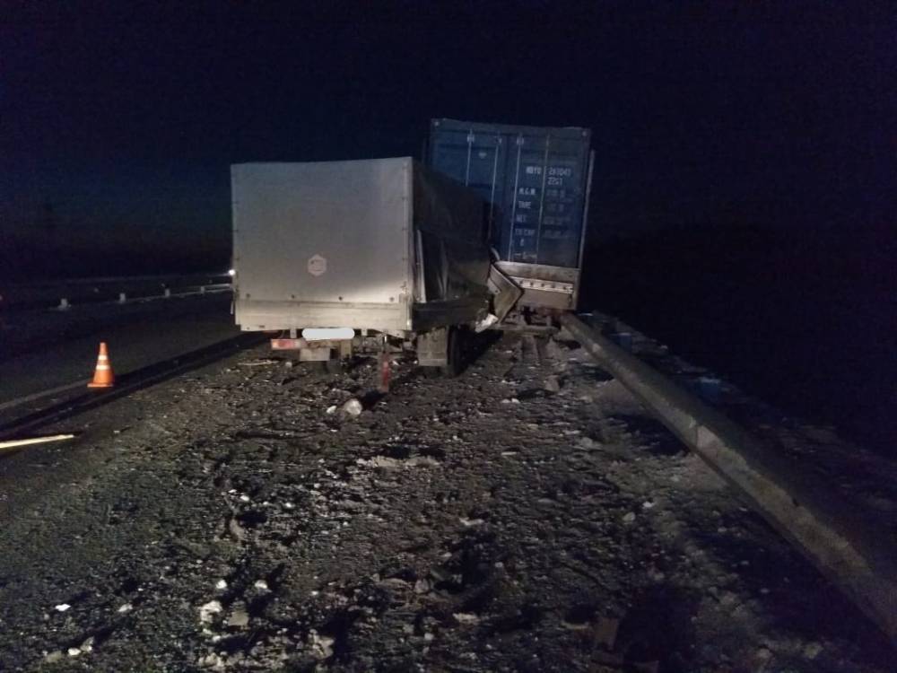 Опубликовано фото смертельного ДТП с грузовиками на кузбасской трассе