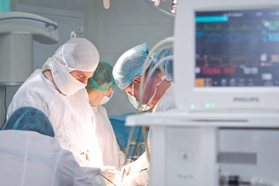 Кемеровские хирурги удалили опухоль матки беременной пациентке
