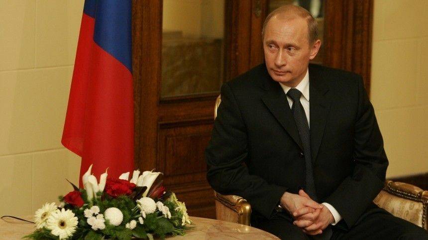 Кремль начал публиковать самые лучшие снимки Путина за 20 лет у власти