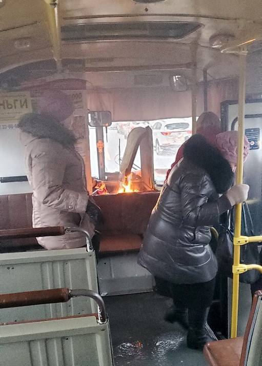 В Новокузнецке на ходу загорелась маршрутка