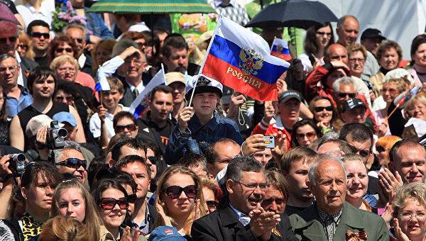 ВЦИОМ: число уверенных в завтрашнем дне россиян с 2000 года выросло с 33% до 51%