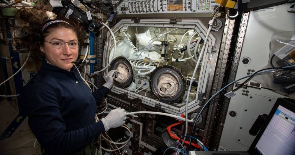 Кристина Кох побила рекорд по продолжительности пребывания женщины в космосе