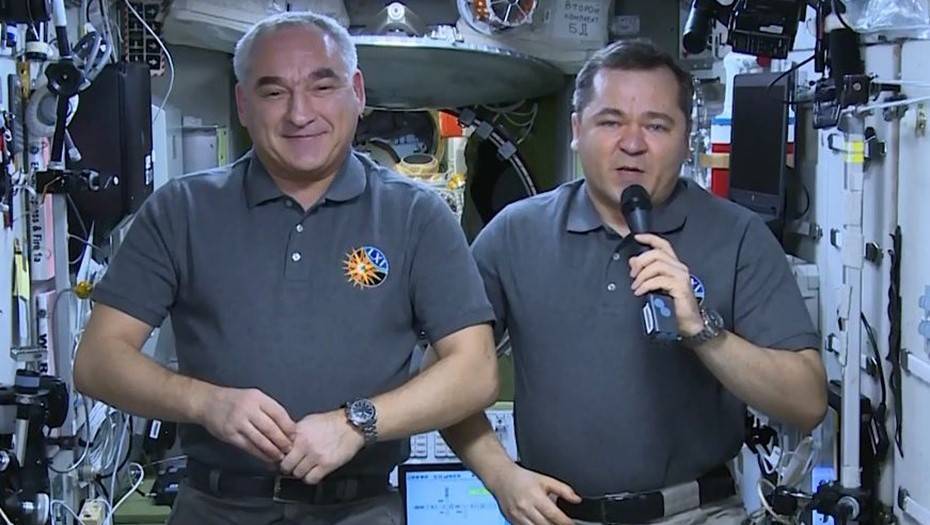 Космонавты на МКС встретят Новый год 15 раз