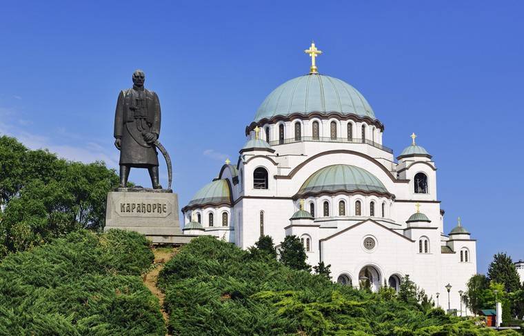 Премьер Черногории призвал духовенство Сербской церкви вернуться к порядку