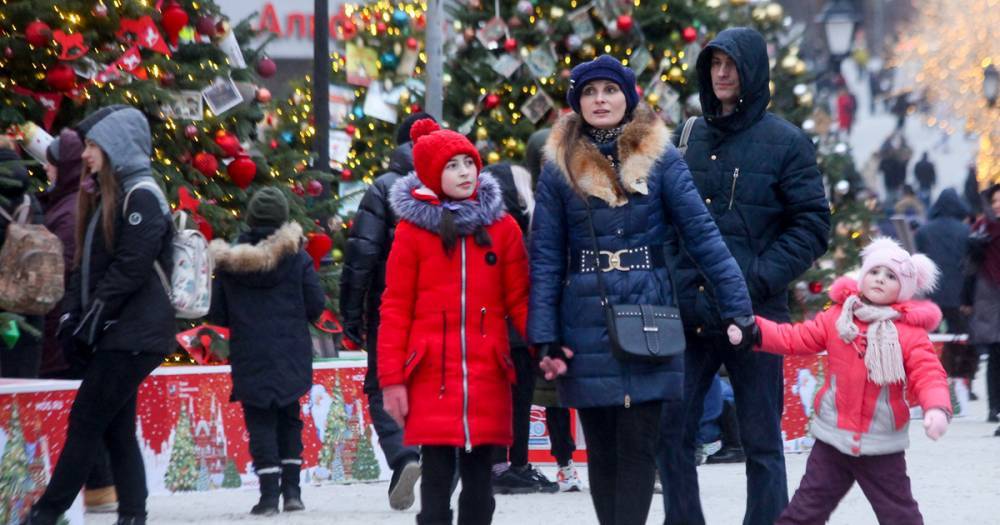 Москвичам пообещали снежные заряды в новогоднюю ночь