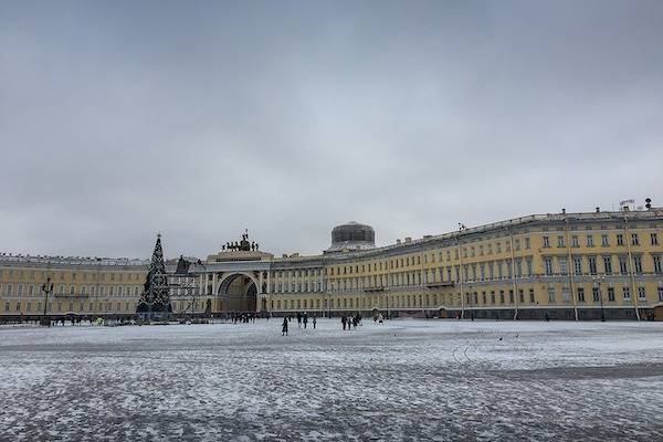 Циклонический вихрь принесет 31 декабря в Петербург гололедицу и -2 градуса в полночь