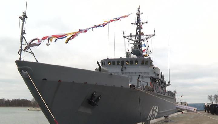 Новейший тральщик "Владимир Емельянов" официально включен в состав ВМФ России