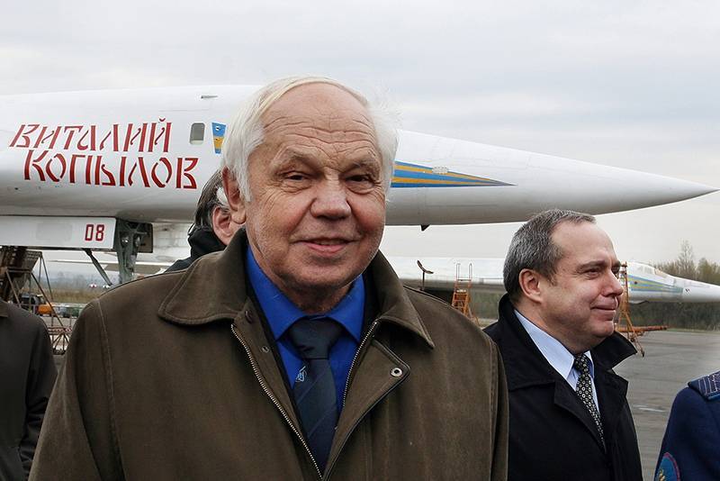 Главный конструктор ракетоносца Ту-160 Валентин Близнюк умер после долгой болезни