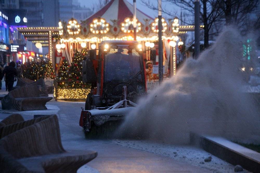 Петр Бирюков: Город оперативно убирают от снега