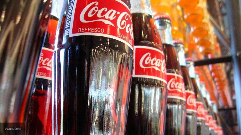 Блогер запустил тысячу фонтанов из бутылок Coca-Cola и пастилок Mentos