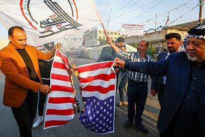 Иракцы пошли на штурм посольства США в Багдаде