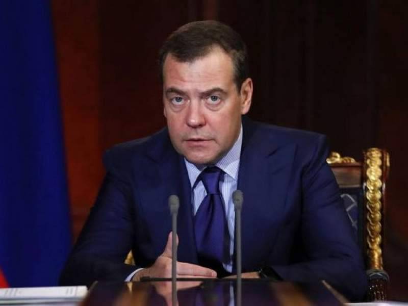 Медведев назвал газовый контракт между Россией и Украиной компромиссом