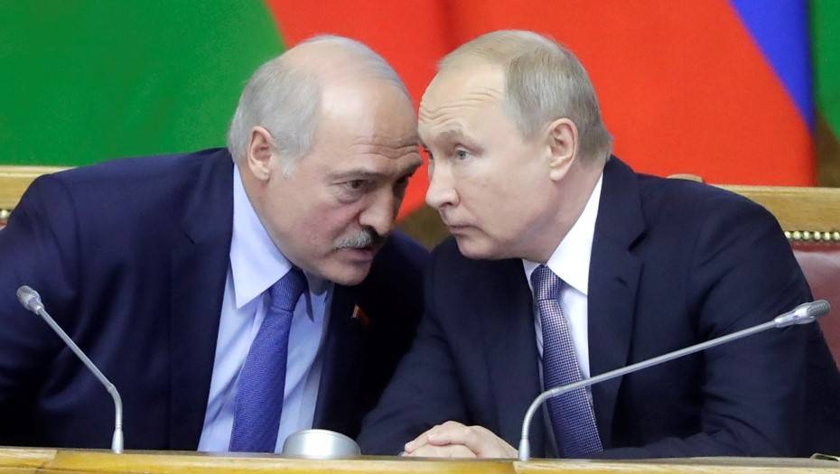 Путин и Лукашенко обсудили по телефону поставки нефти