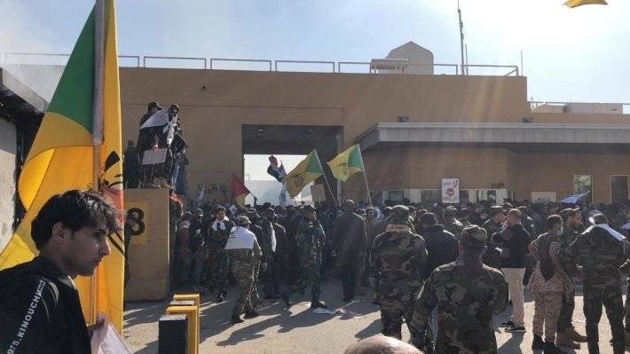 Сотрудники посольства США покинули Ирак на фоне протестов
