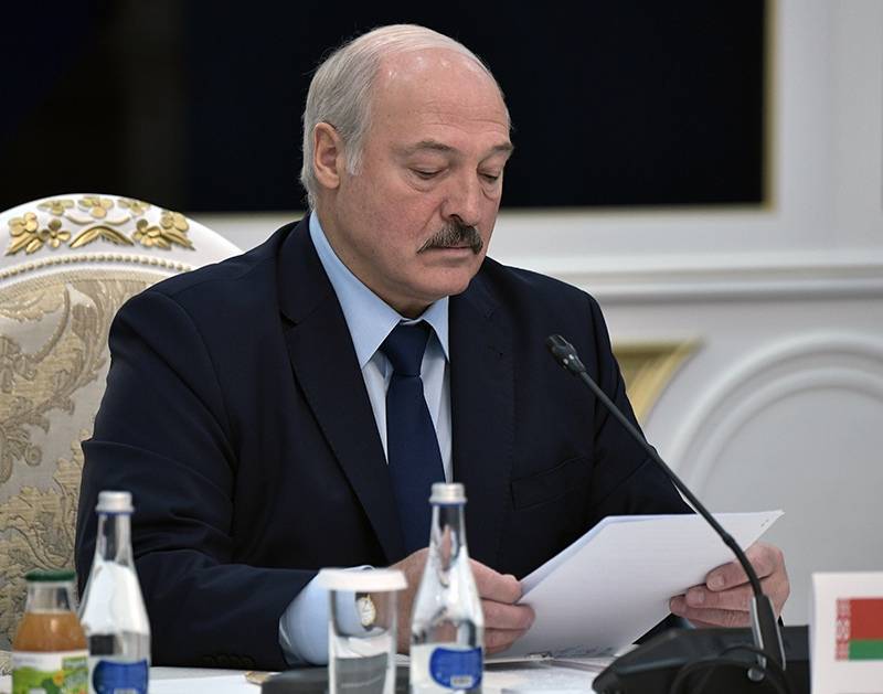 Лукашенко после разговора с Путиным отказался от российской нефти