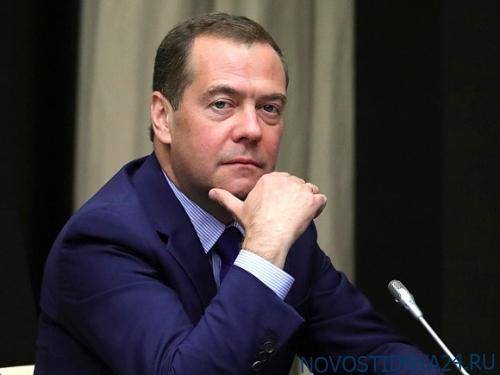 Медведев пожелал россиянам благополучия в 2020 году