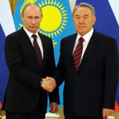 Владимир Путин провел телефонный разговор с Нурсултаном Назарбаевым