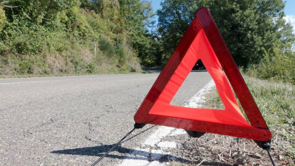 В Ломоносовском районе водитель Hyundai насмерть сбил пешехода на дороге