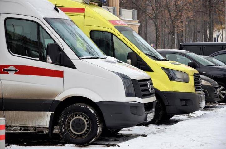 Один человек пострадал при столкновении автомобиля и автобуса в Подмосковье