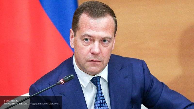 Медведев заявил, что вопрос об ограничении скорости на дорогах в РФ будет проработан