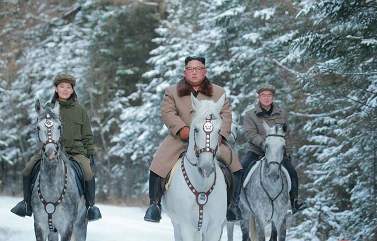 Ким Чен Ын вновь посетил священную гору на белом коне