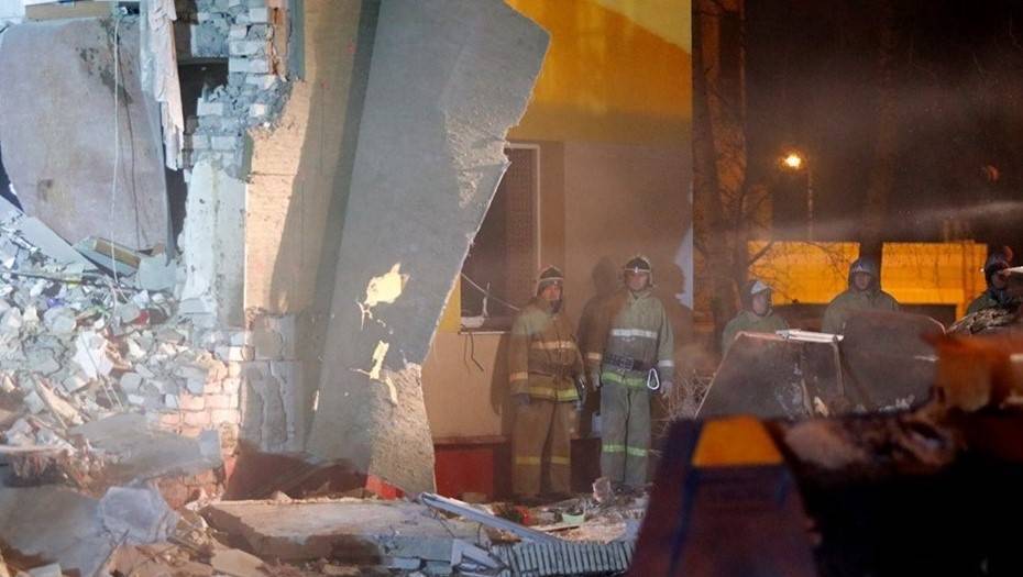 Спасатели завершили разбор завалов после взрыва в жилом доме под Белгородом