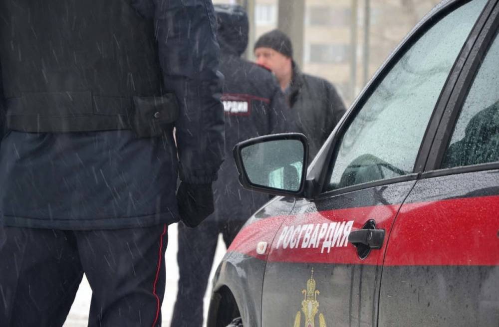 Подозреваемых в грабеже задержали в женском общежитии на проспекте Ломоносова
