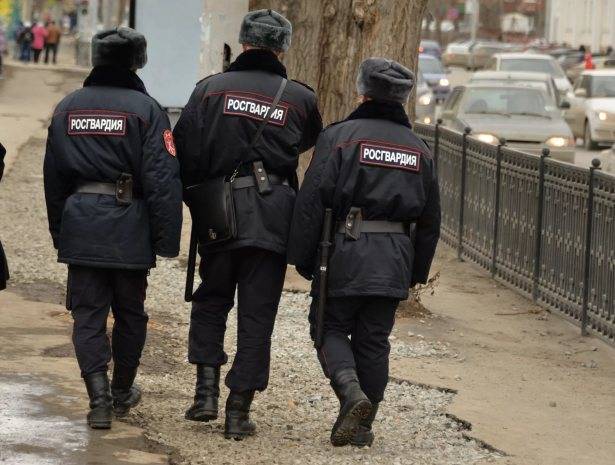 В Перми сотрудники вневедомственной охраны Росгвардии задержали вооруженного мужчину